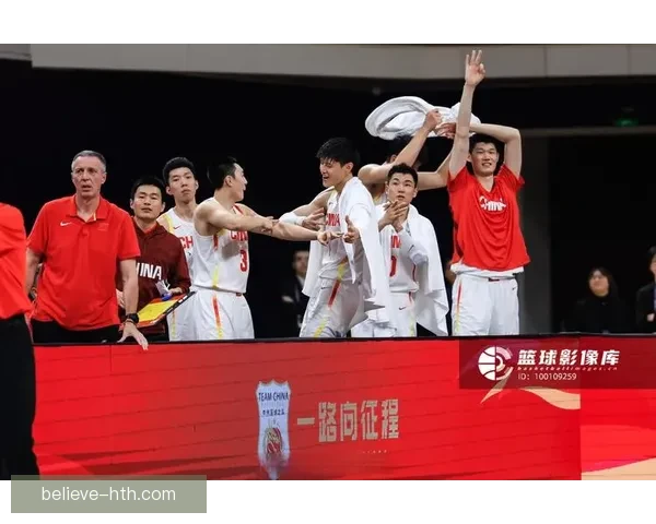 中国男篮迎战劲敌全力争胜 新赛季备战成焦点