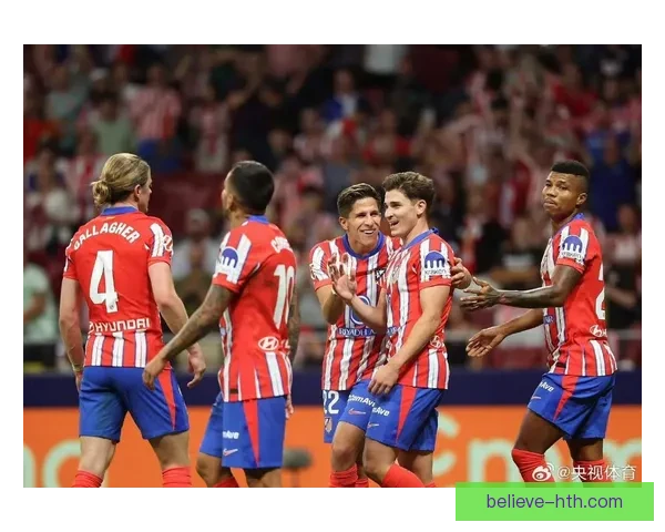 欧洲足坛焦点战役引爆转会风云豪门争锋新星崛起引发球迷热议持续