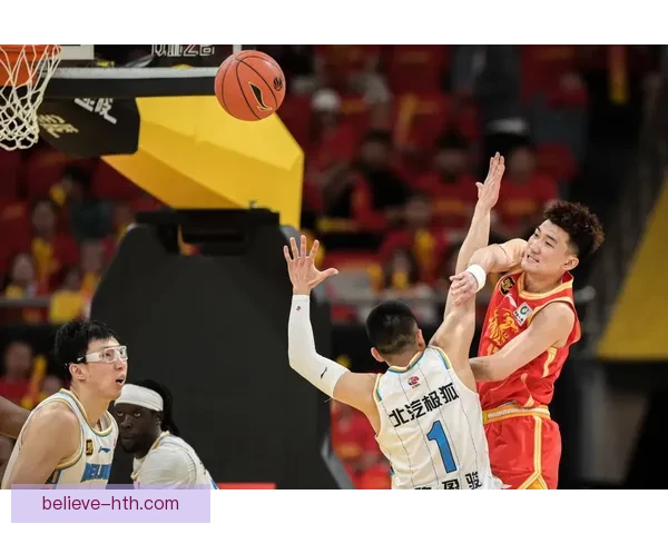 CBA联赛激战正酣各队争夺季后赛席位精彩对决不断